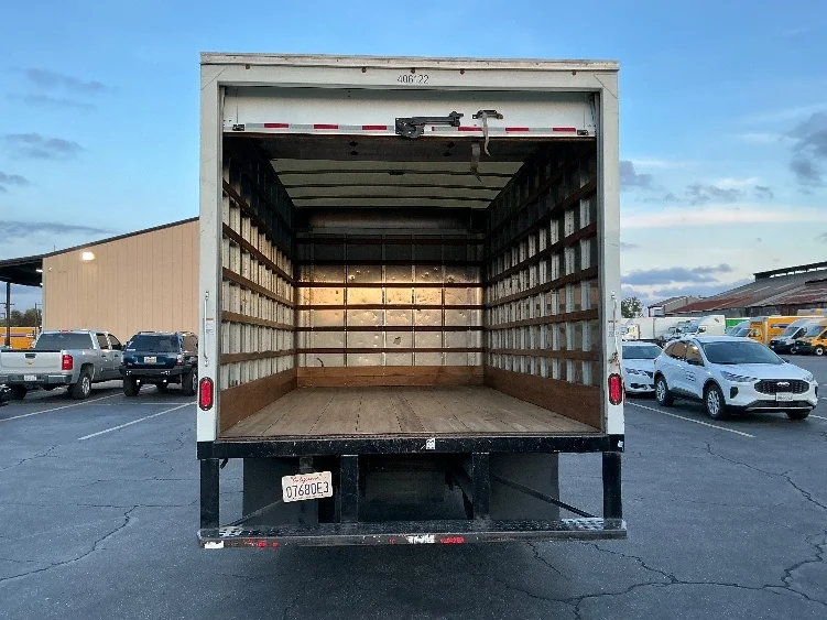 2021 Isuzu NQR - image 8