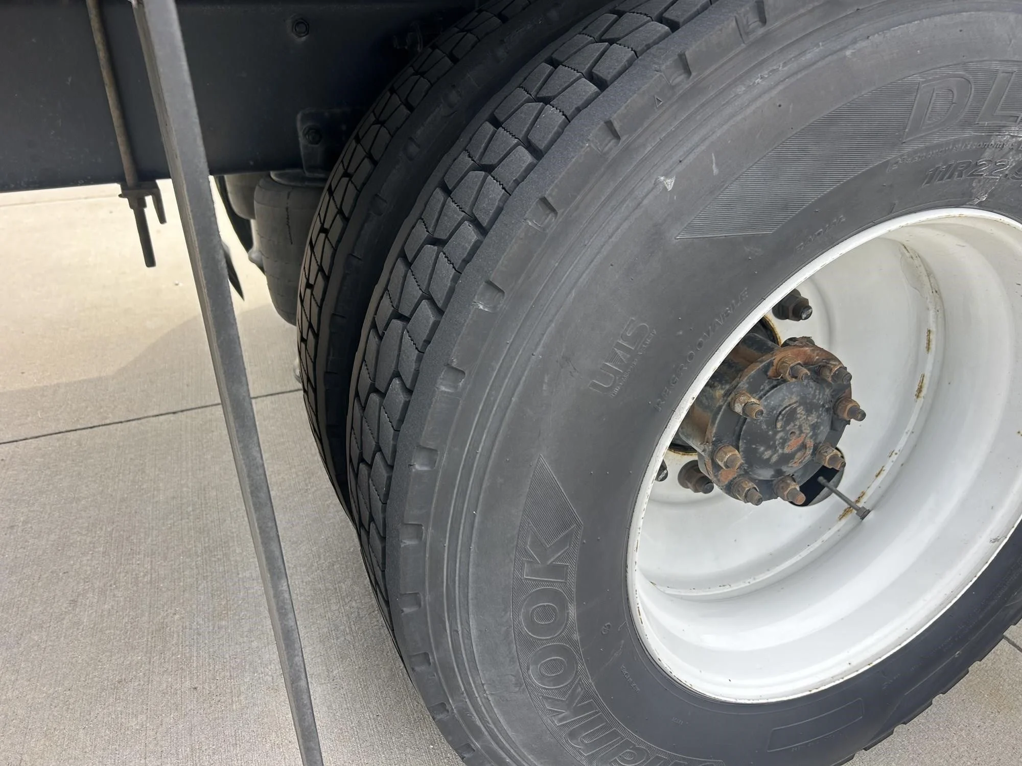 2023 Freightliner eM2 — photo 5