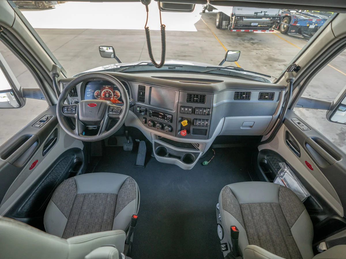 2027 Peterbilt 579 in Duncan, SC — photo 19