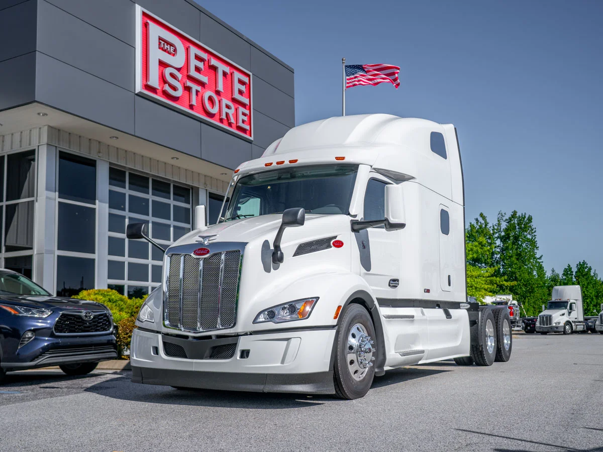 2027 Peterbilt 579 in Duncan, SC — photo 2