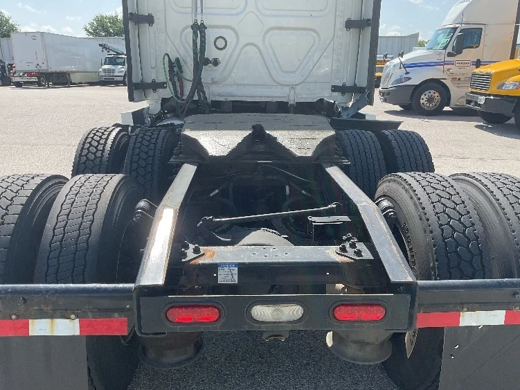 2021 Freightliner Cascadia - image 6