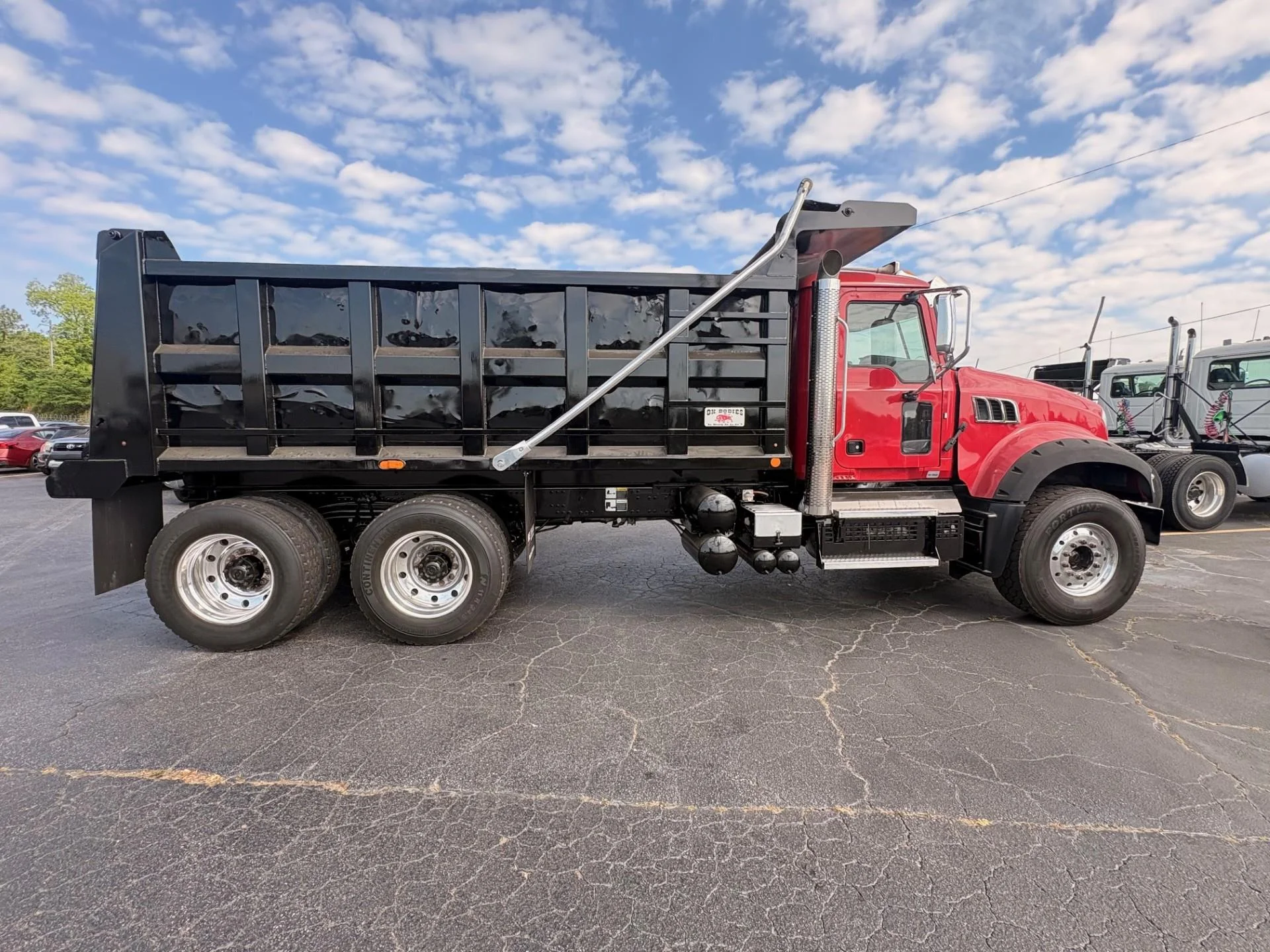 2019 Mack Granite - image 4