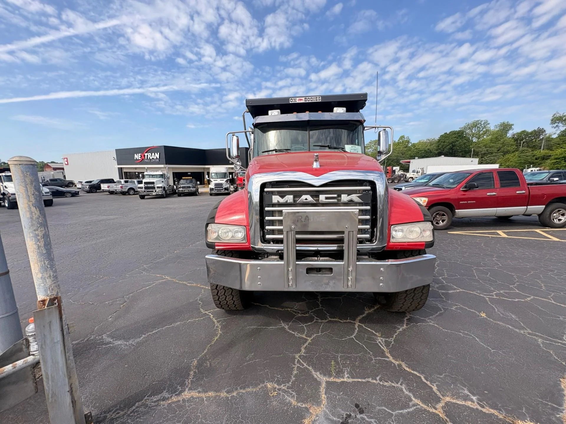 2019 Mack Granite - image 2