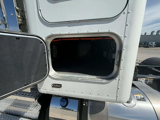 2025 Kenworth W990 in Tulsa, OK — photo 13