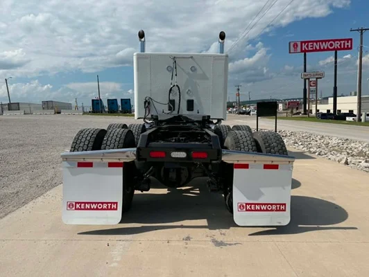 2025 Kenworth W990 in Tulsa, OK — photo 5