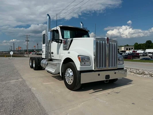 2025 Kenworth W990 in Tulsa, OK — photo 11