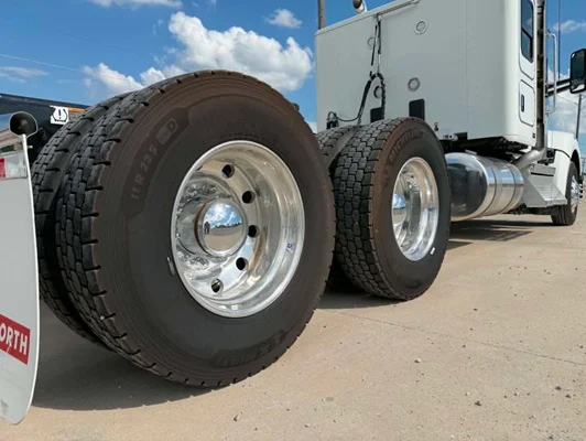 2025 Kenworth W990 in Tulsa, OK — photo 8
