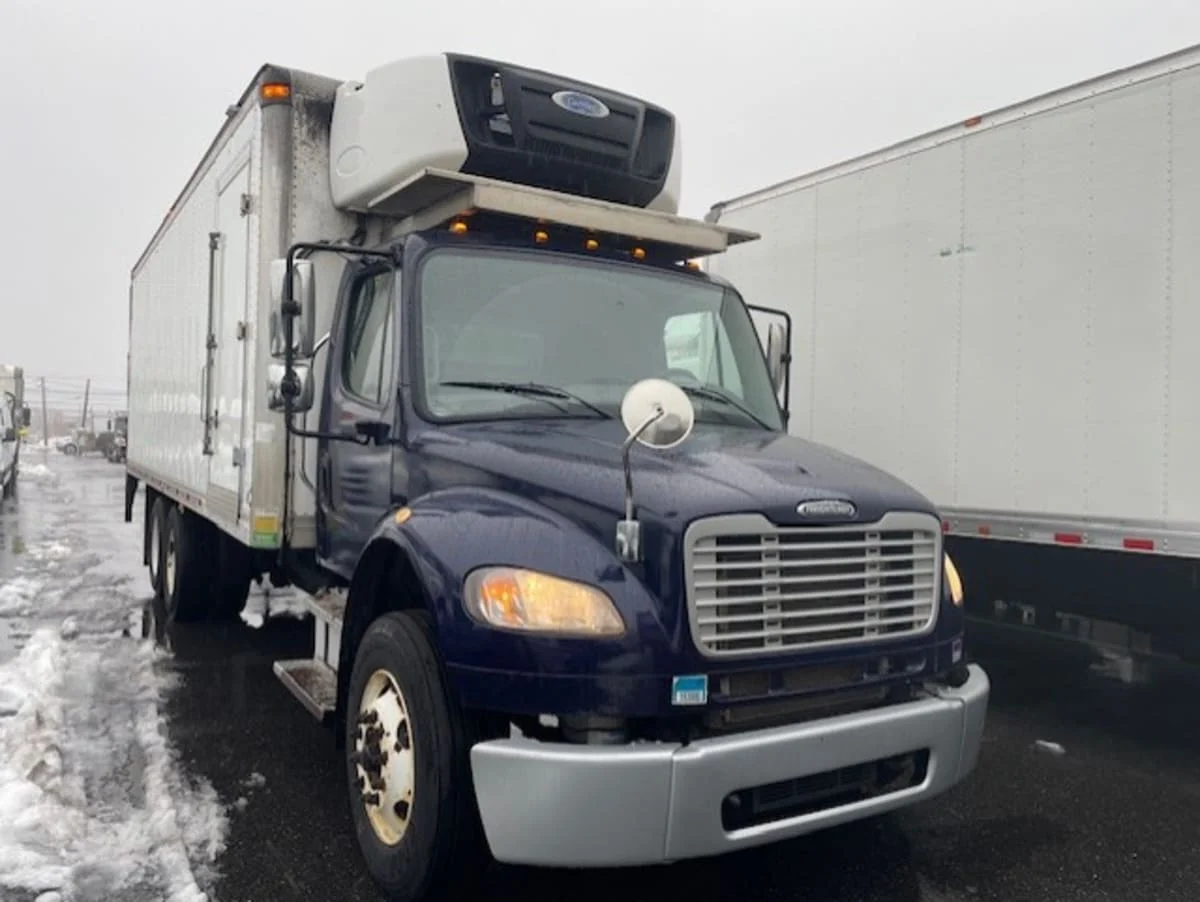 2018 Freightliner M2 106 in Farmingdale, NY — photo 3