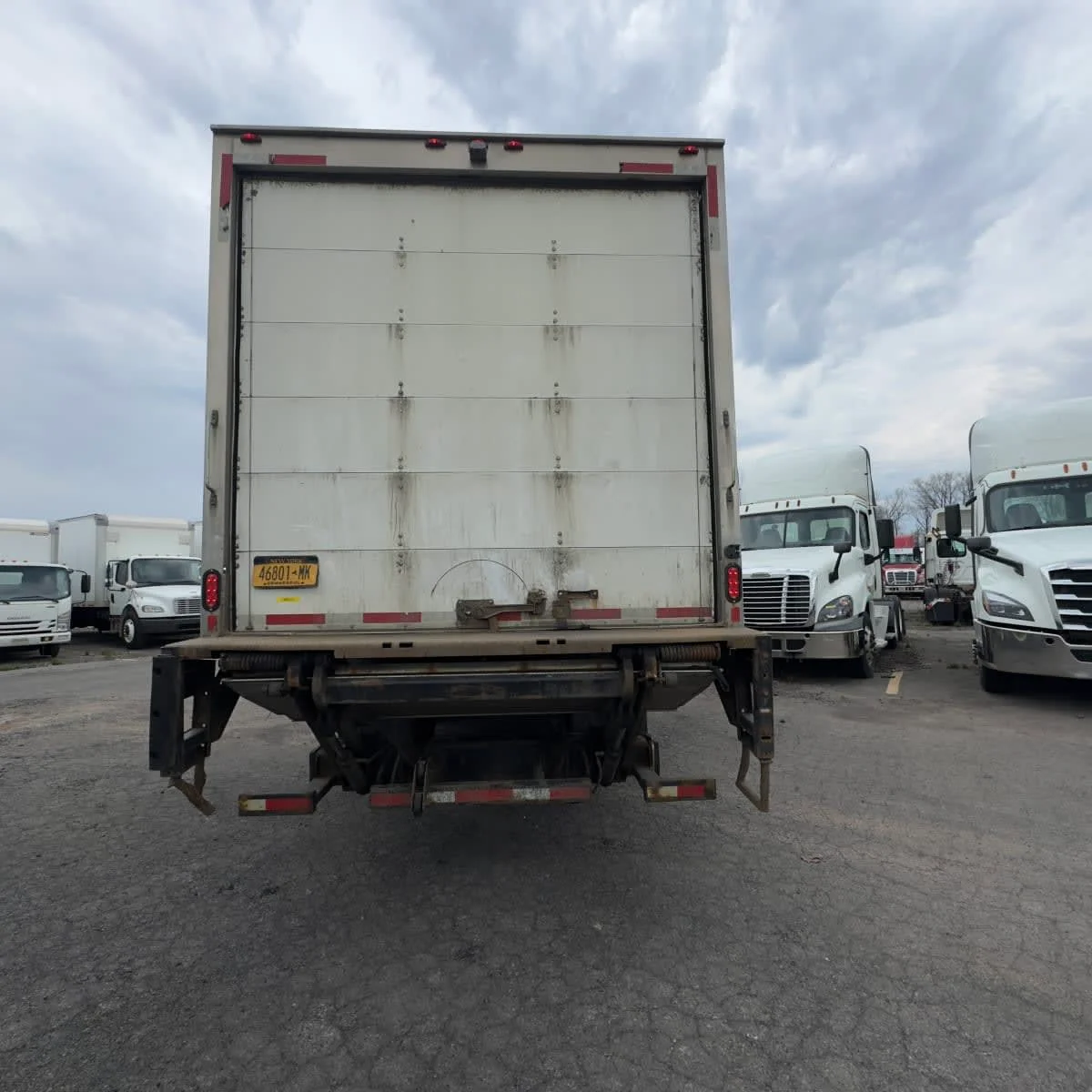 2018 Freightliner M2 106 - image 5