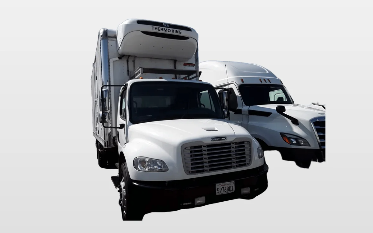 2015 Freightliner M2 106 - image 1