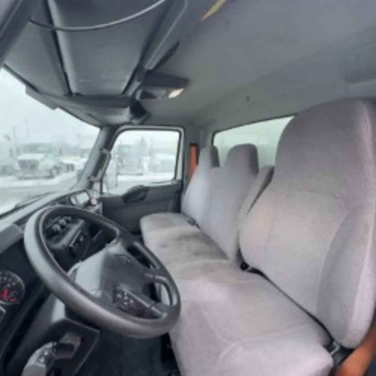 2020 International MV - image 7