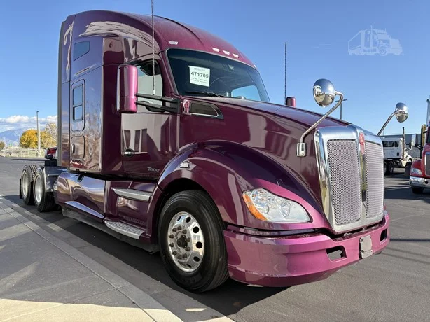 2022 Kenworth T680 - image 4