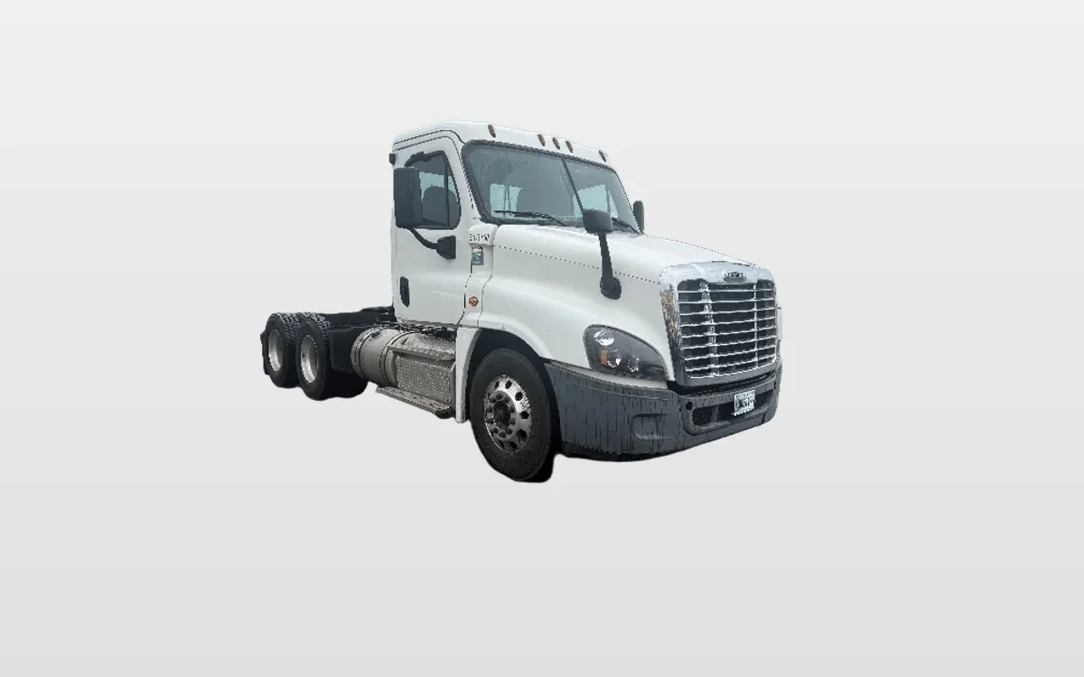 2019 Freightliner Cascadia - image 1