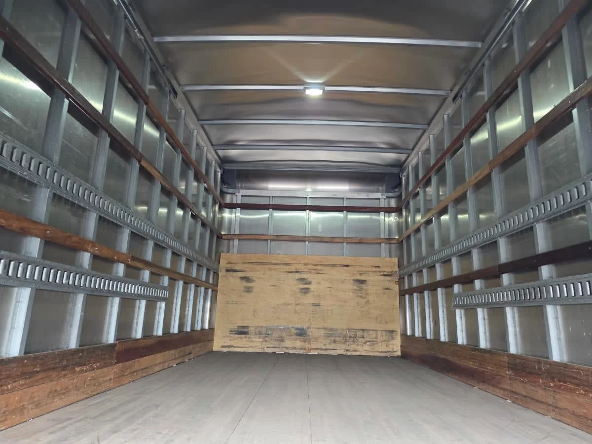 2020 Isuzu NPR - image 8