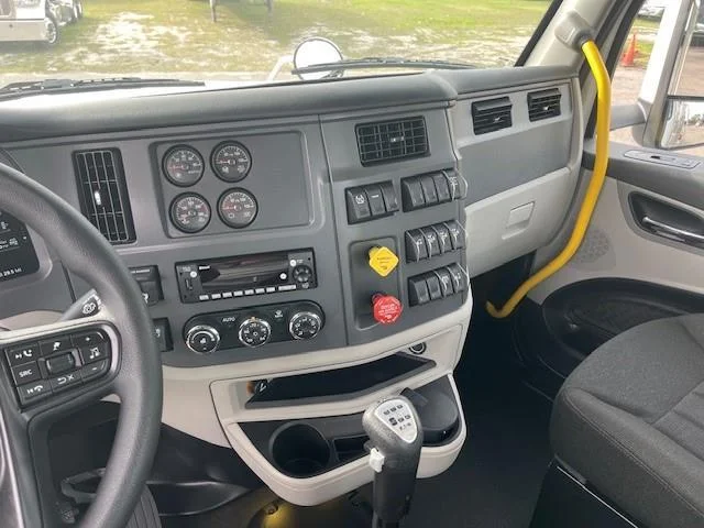 2026 Peterbilt 567 - image 12