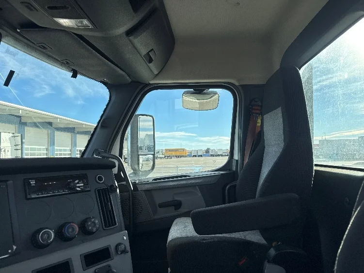 2021 Freightliner Cascadia in Aurora, CO — photo 10
