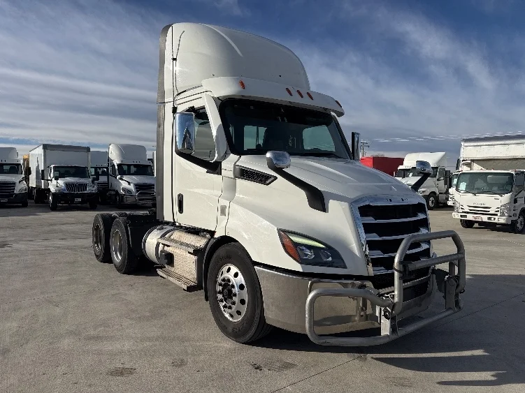 2021 Freightliner Cascadia in Aurora, CO