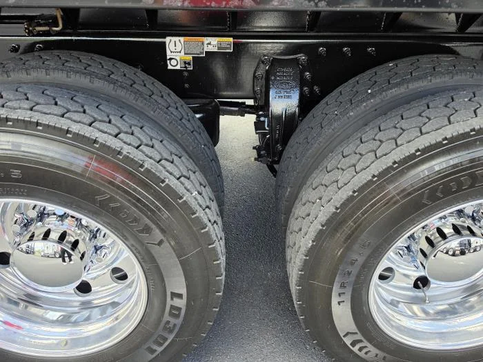2025 Peterbilt 589 — photo 10