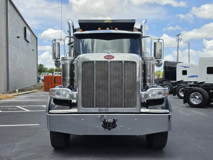 2025 Peterbilt 589 — photo 3