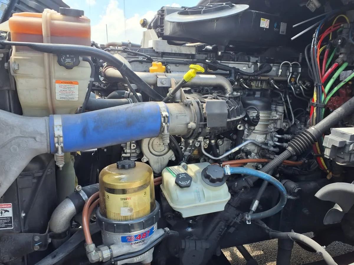 2020 Freightliner Cascadia - image 8