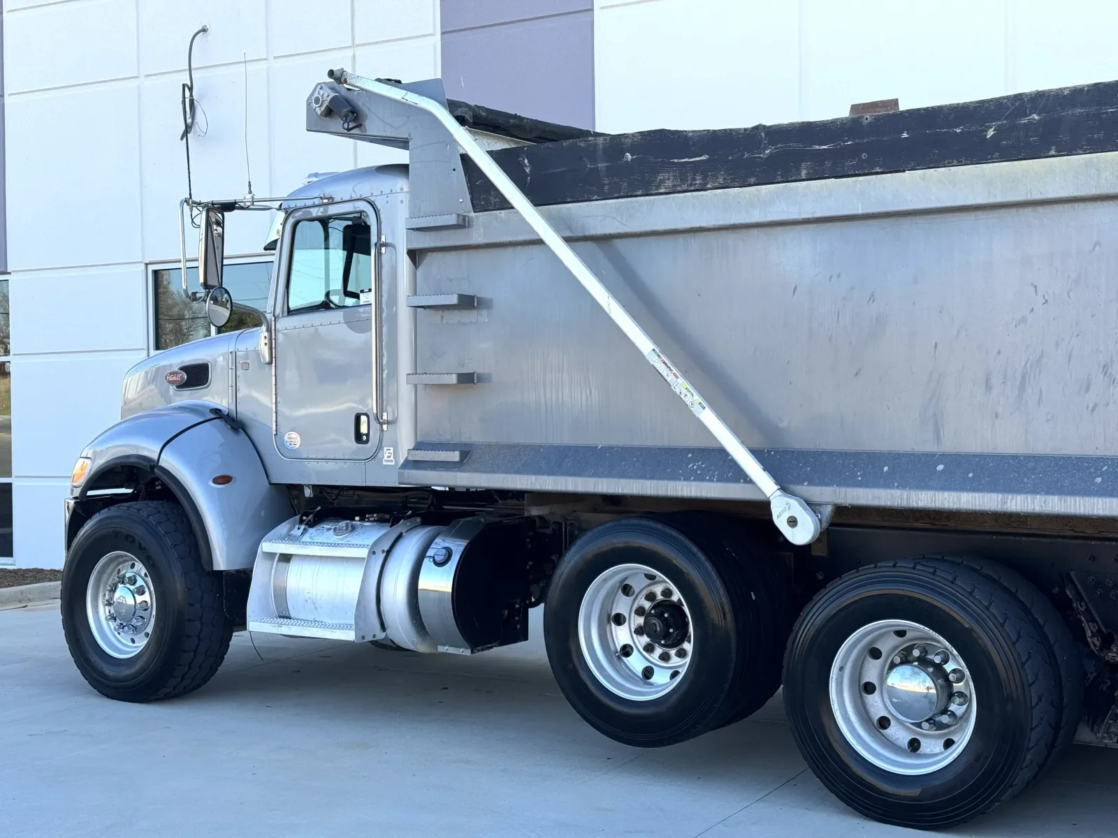 2021 Peterbilt 348 in Greer, SC — photo 9