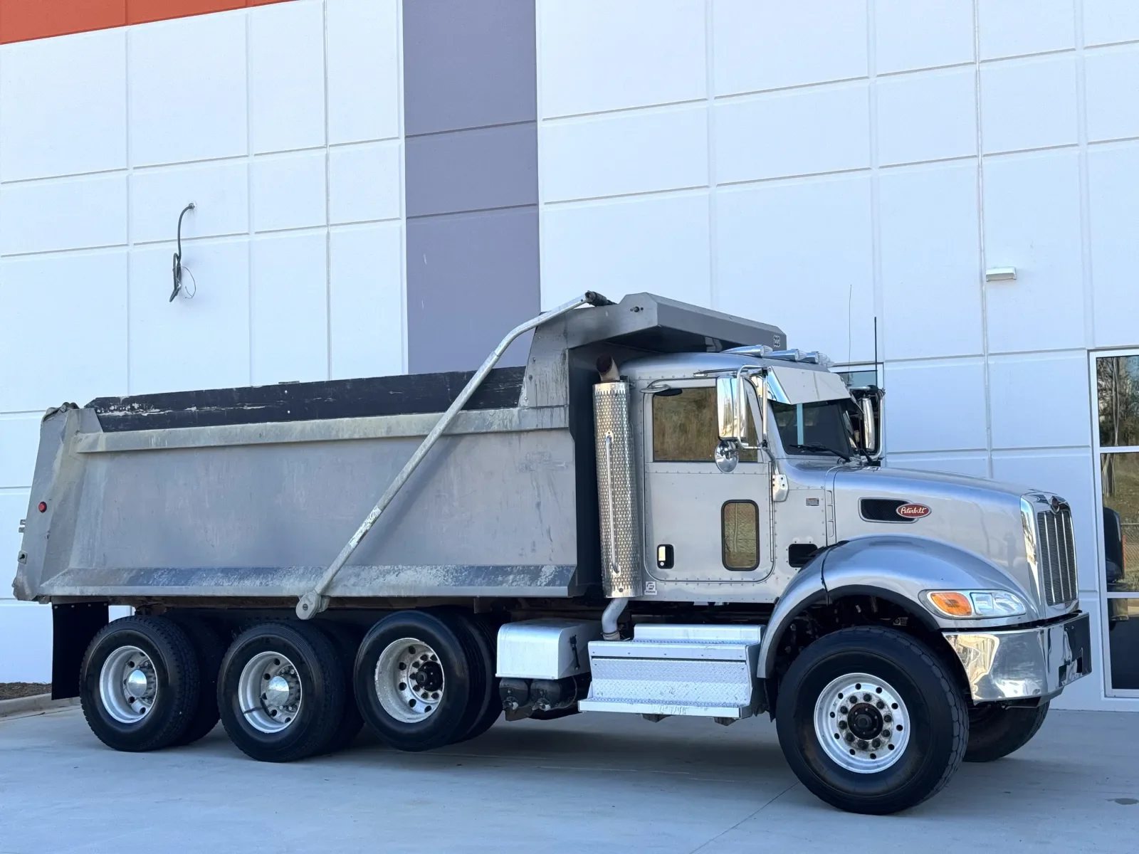 2021 Peterbilt 348 in Greer, SC — photo 2