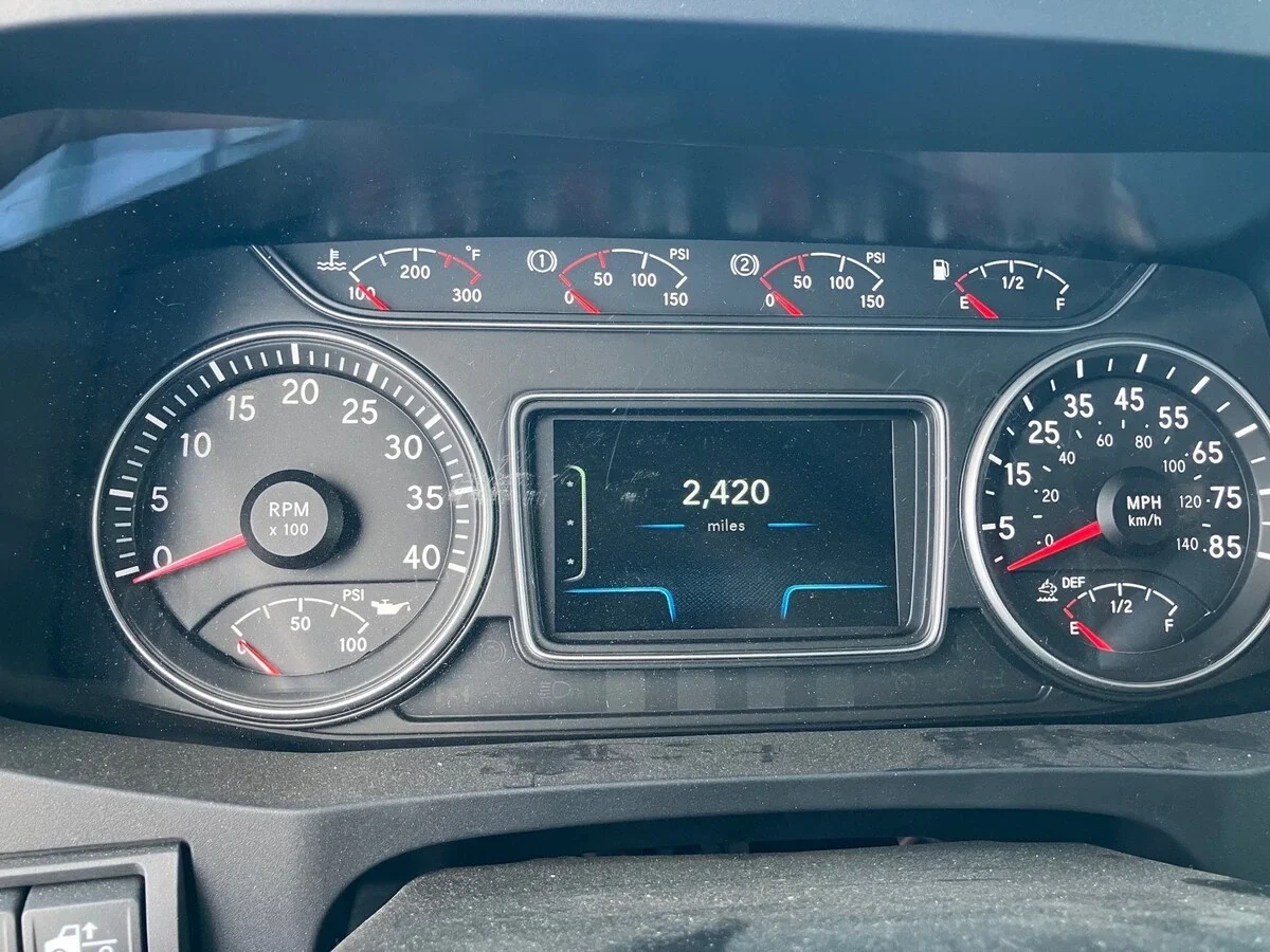 2025 International MV — photo 13