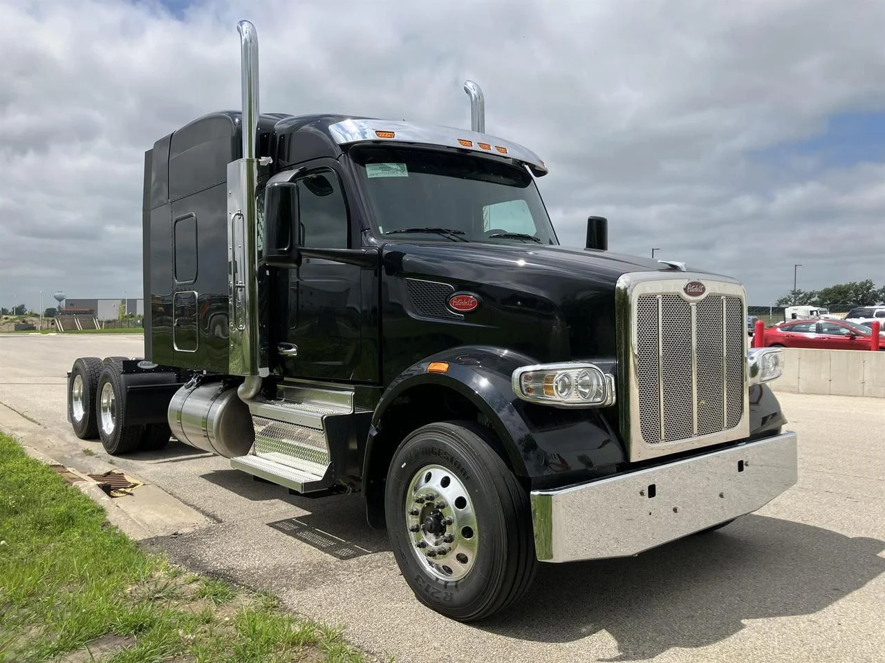 2027 Peterbilt 567 in Rochester, MN — photo 2