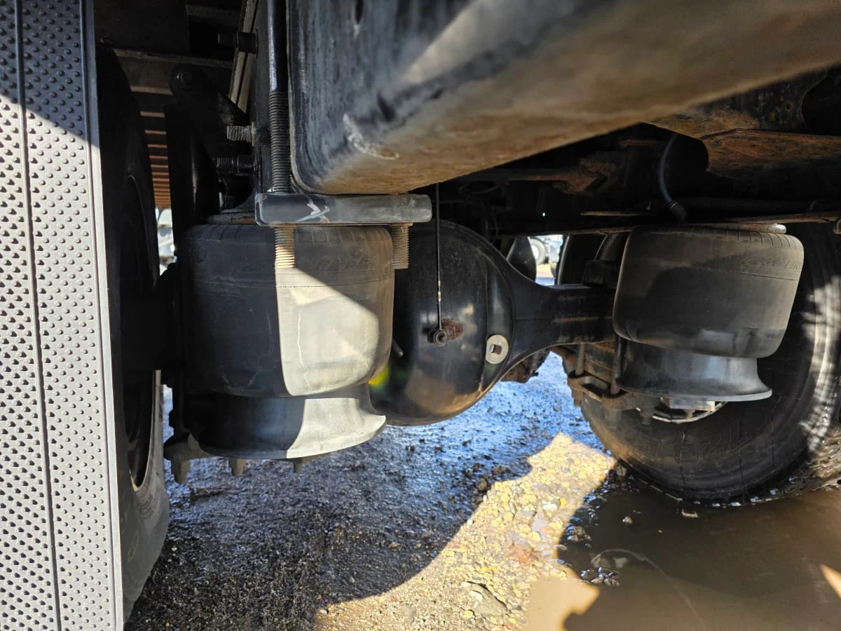 2018 Freightliner M2 106 - image 14