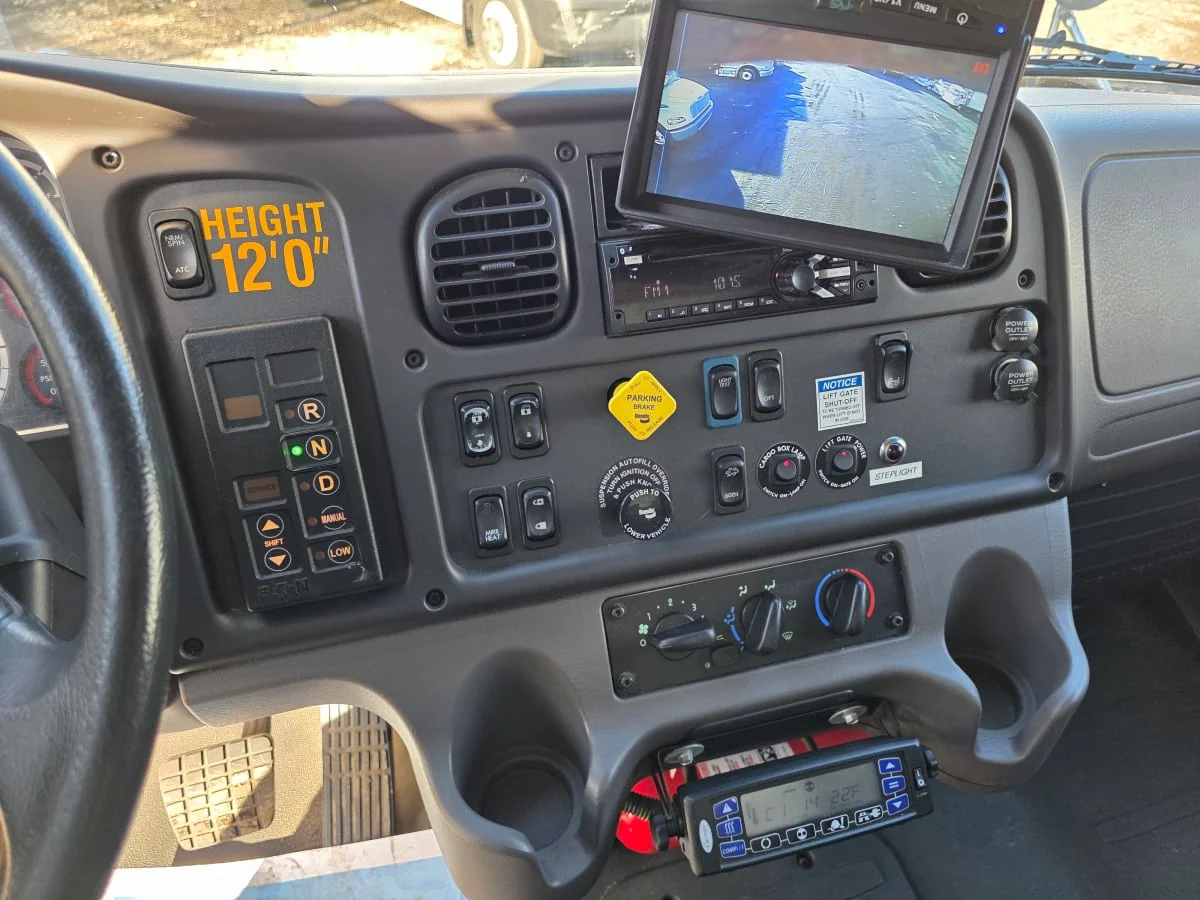 2018 Freightliner M2 106 - image 12