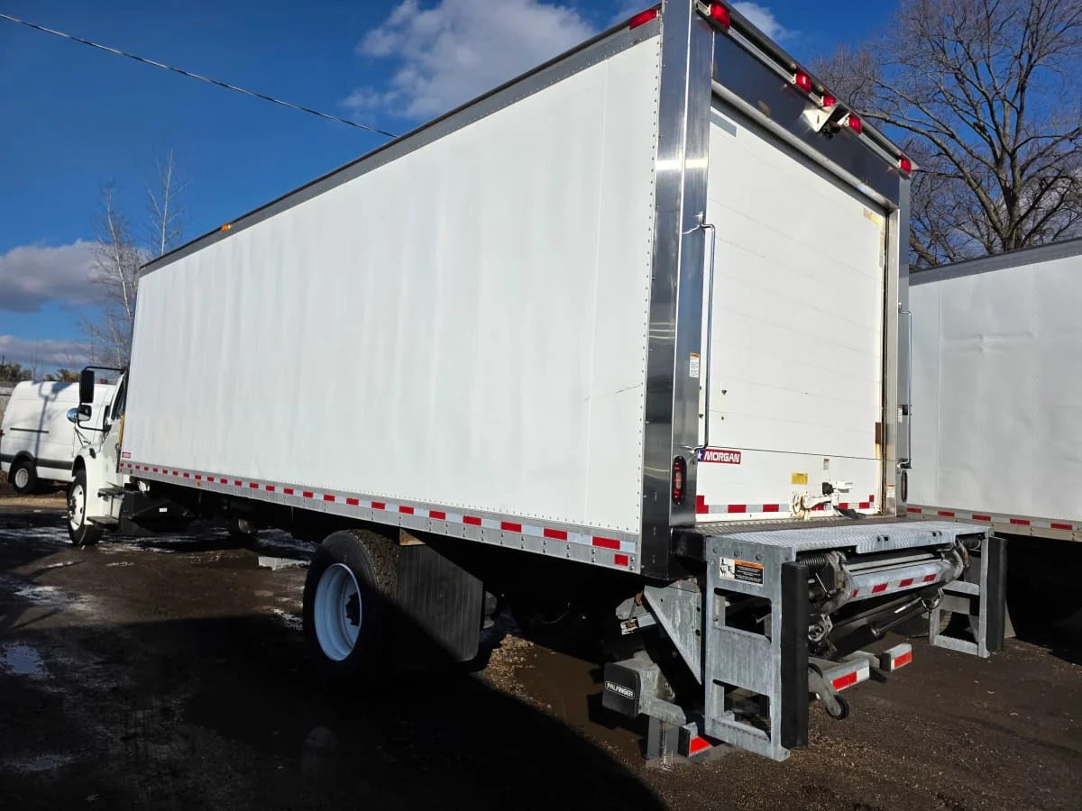 2018 Freightliner M2 106 - image 6