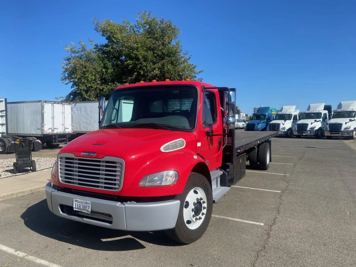 2018 Freightliner M2 106