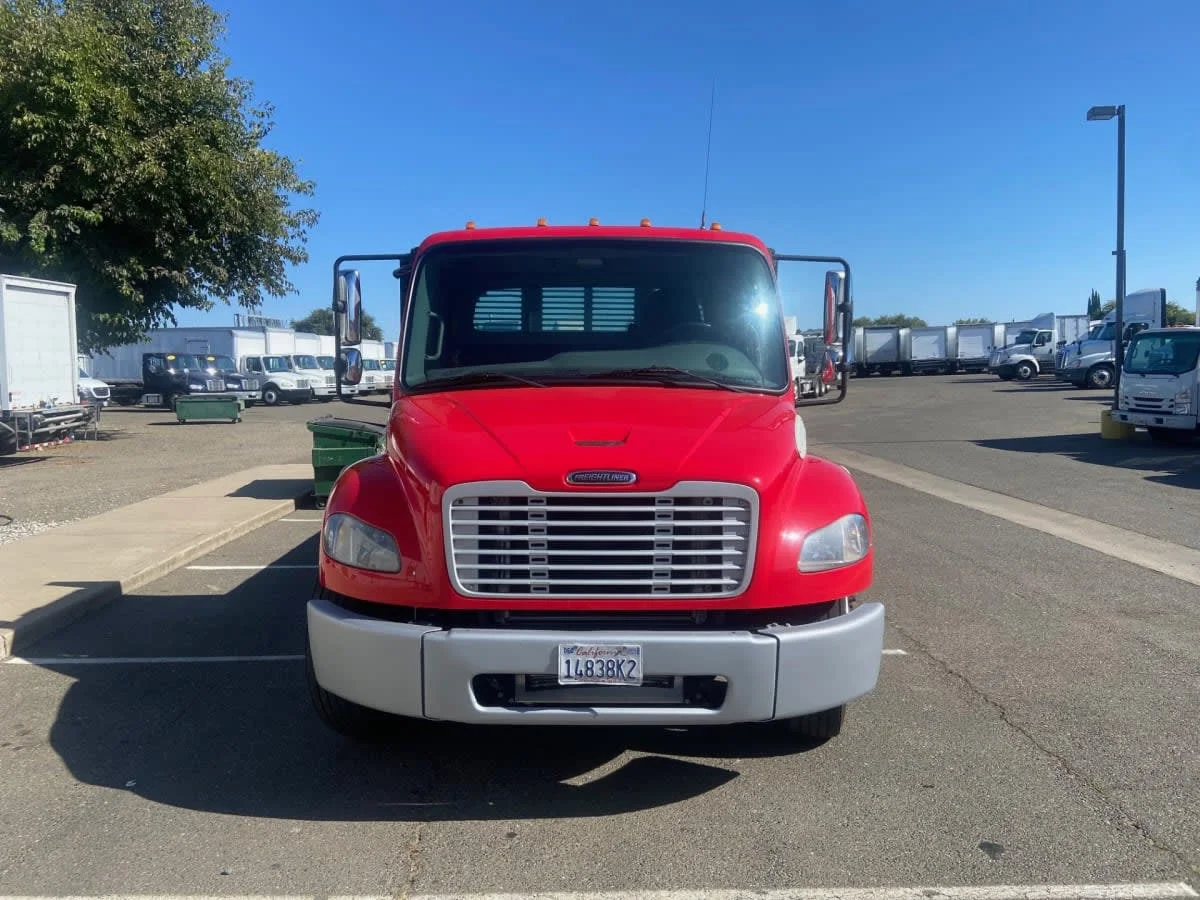 2018 Freightliner M2 106 in West Sacramento, CA — photo 2