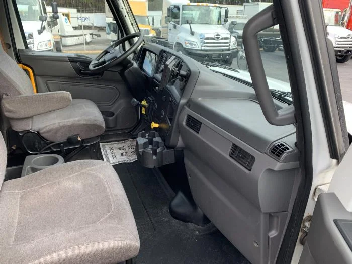 2020 International MV - image 12