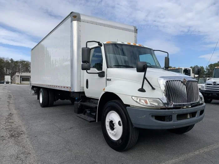 2020 International MV - image 3