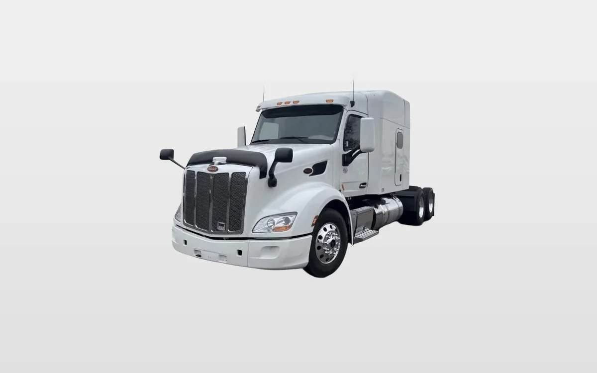 2022 Peterbilt 579 - image 1