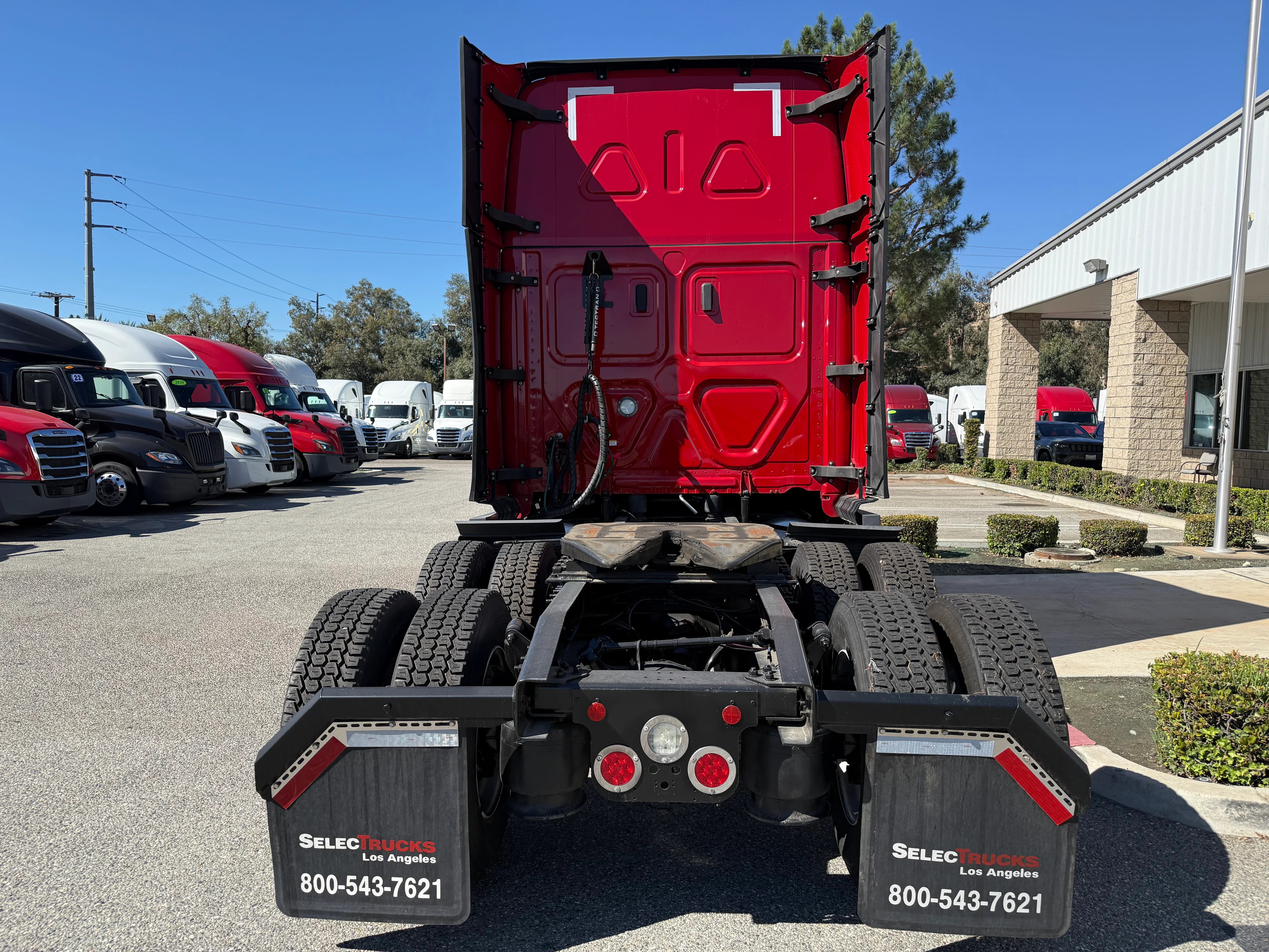 2021 Freightliner Cascadia in Selectrucks Fontana, CA — photo 5