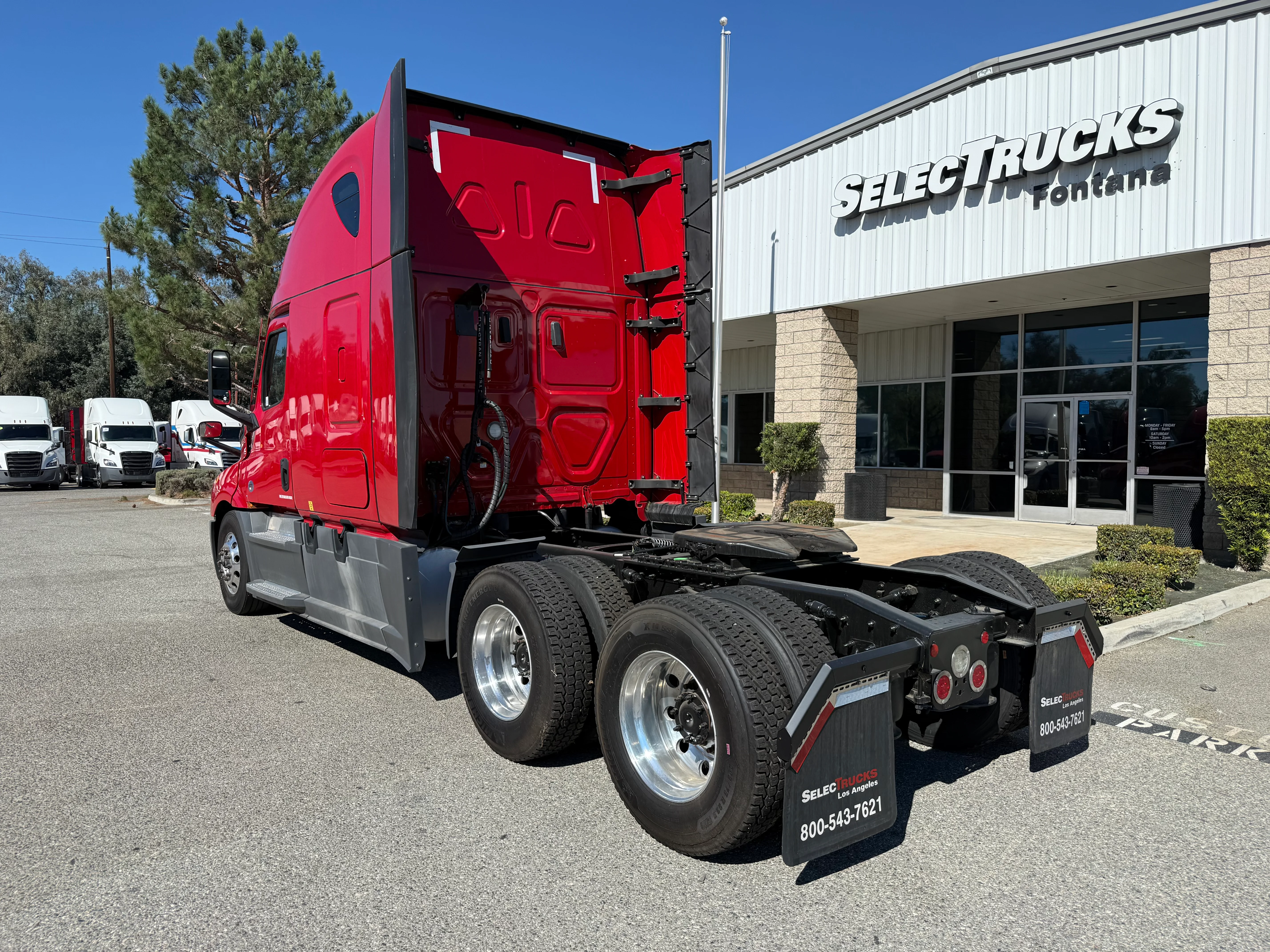 2021 Freightliner Cascadia in Selectrucks Fontana, CA — photo 4