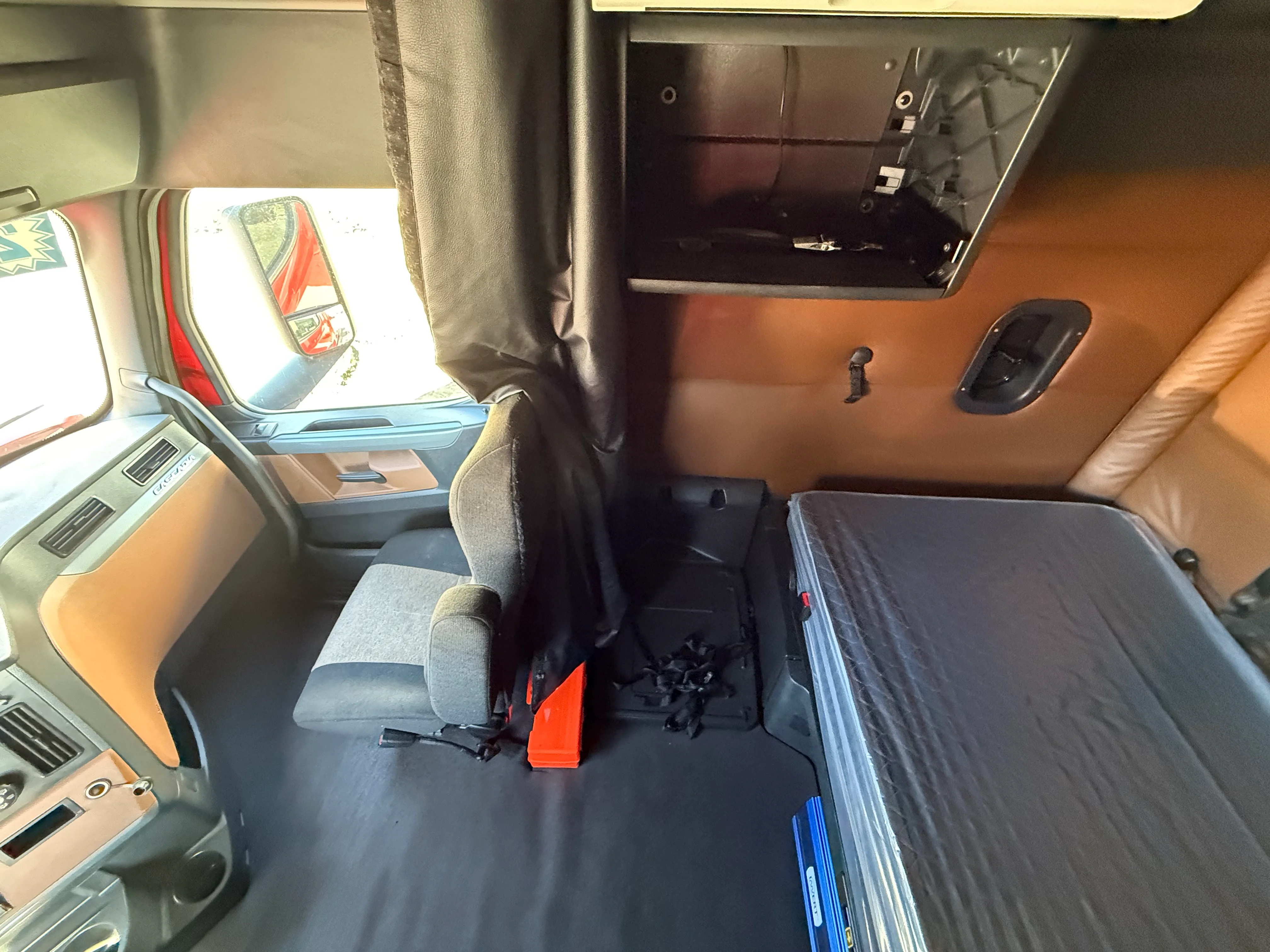 2021 Freightliner Cascadia in Selectrucks Fontana, CA — photo 18