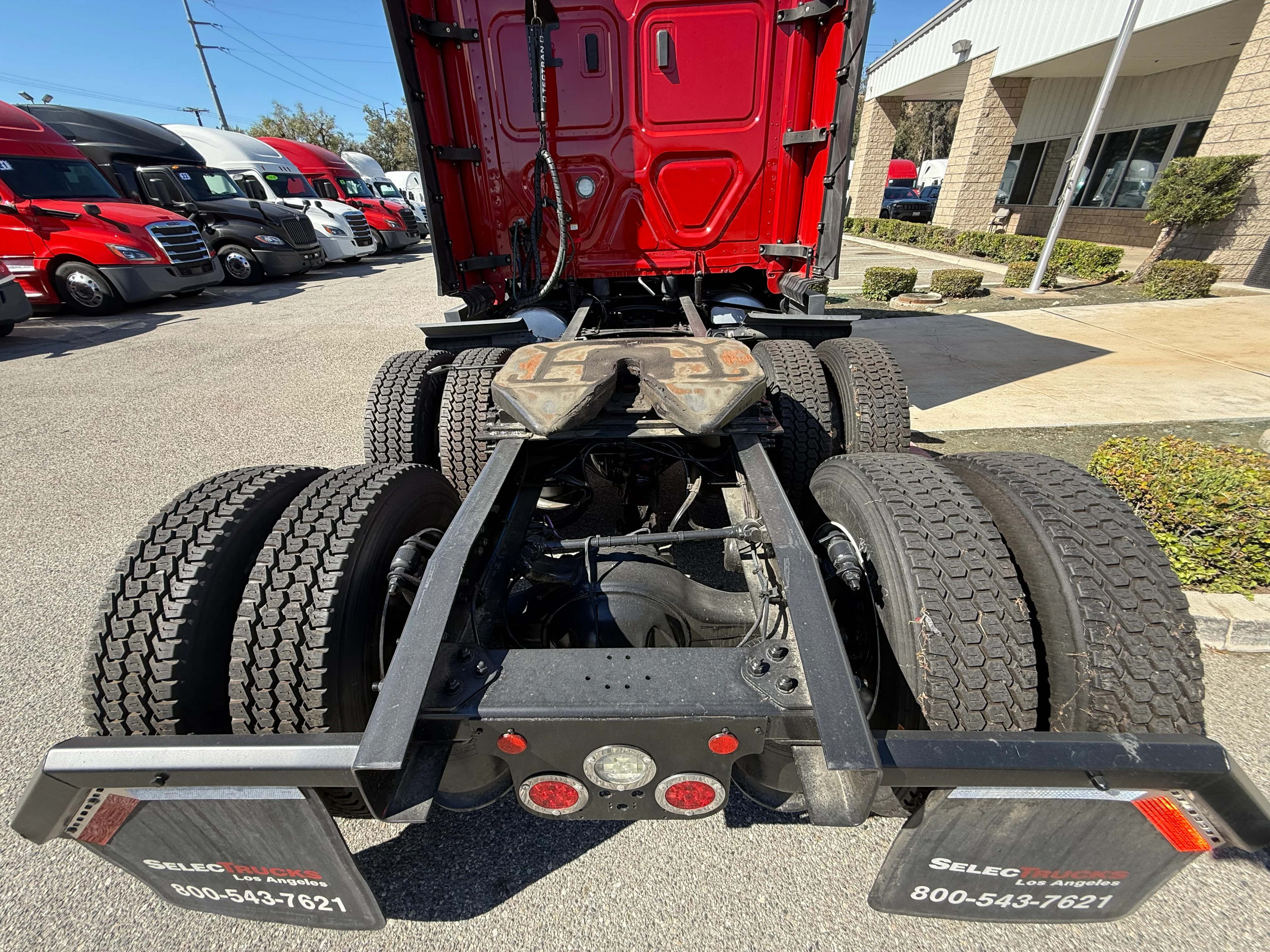 2021 Freightliner Cascadia in Selectrucks Fontana, CA — photo 6