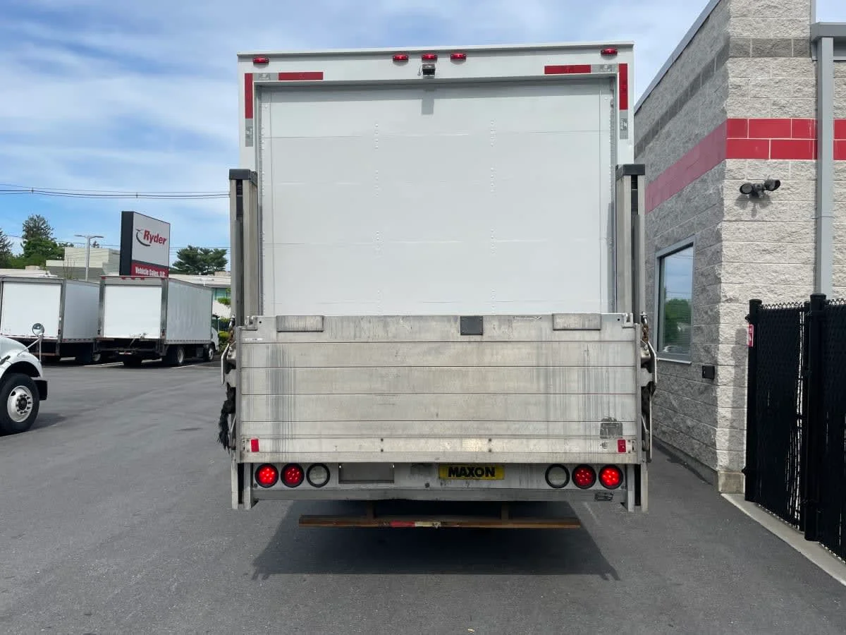 2020 Isuzu NRR - image 5