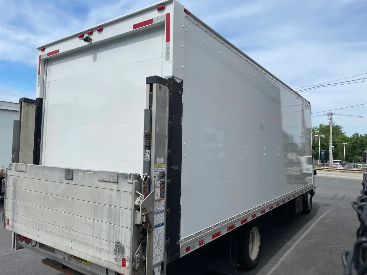 2020 Isuzu NRR - image 6