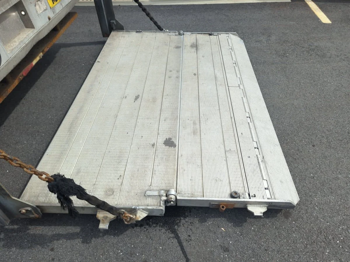 2020 Isuzu NRR - image 10