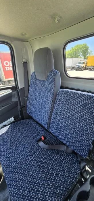 2025 Isuzu NRR - image 16