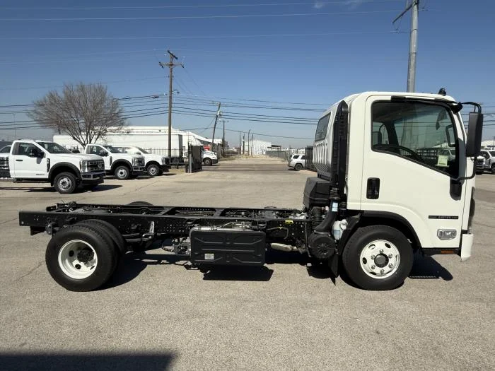 2026 Isuzu NPR - image 7