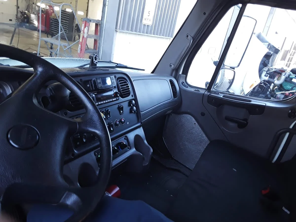 2020 Freightliner M2 106 - image 7