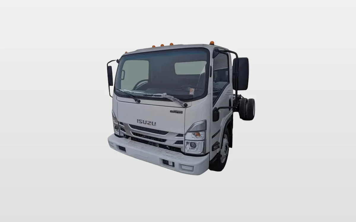 2024 Isuzu NPR - image 1