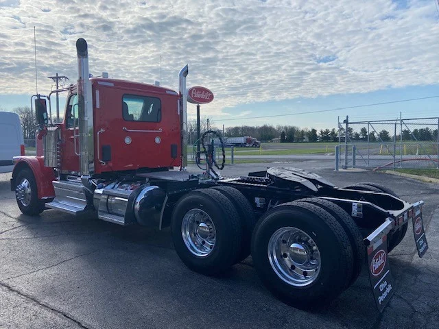 2027 Peterbilt 589 in Lima, OH — photo 4