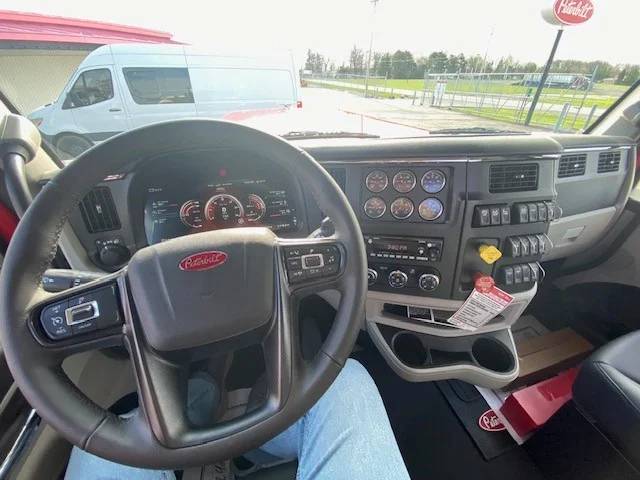 2027 Peterbilt 589 in Lima, OH — photo 14