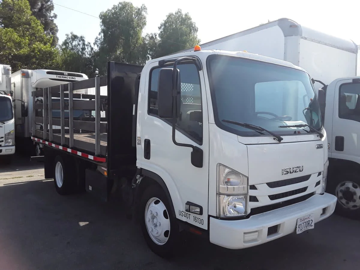 2019 Isuzu NPR - image 3